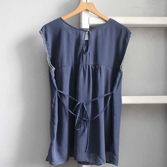 Motherhood Blue Chiffon Floral Embroidered Sleeveless Maternity Top Size Large - Picture 2 of 5